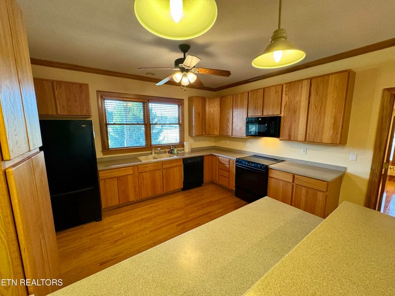 149 Columbus Dr, Lenoir City, TN 37771
