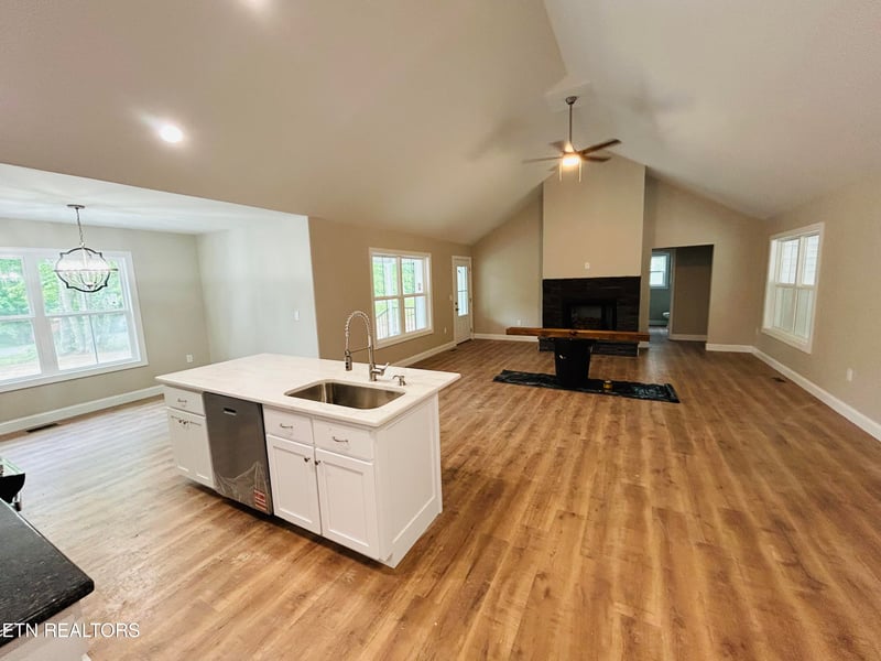 149 Divide Tr, Monterey, TN 38574