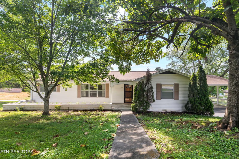 149 Holbrook Ave, Lenoir City, TN 37771