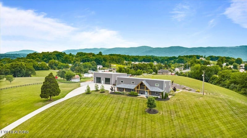 149 Island Ford Rd, Jacksboro, TN 37757