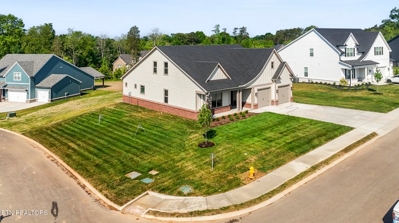 149 Limelight Ln, Lenoir City, TN 37772