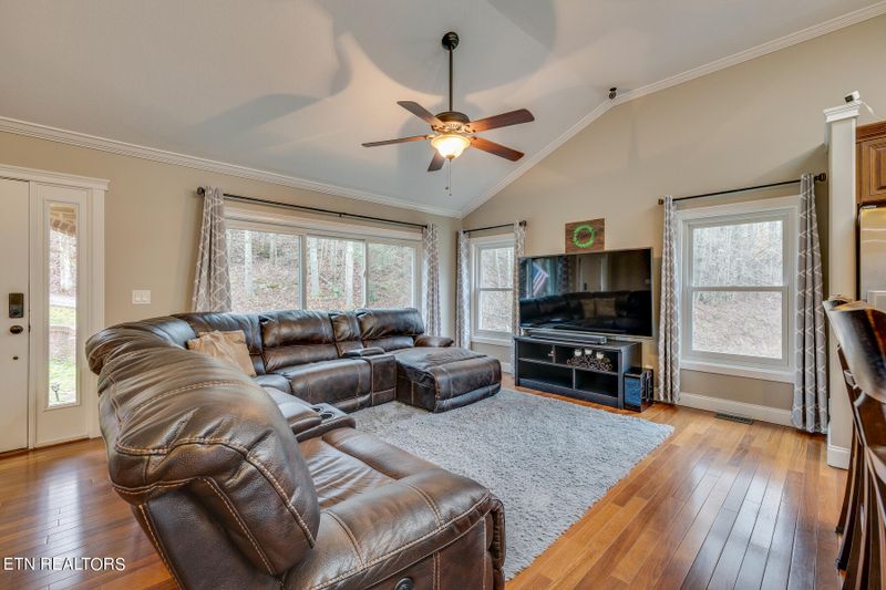 149 Mountain View Estates Rd, Wartburg, TN 37887