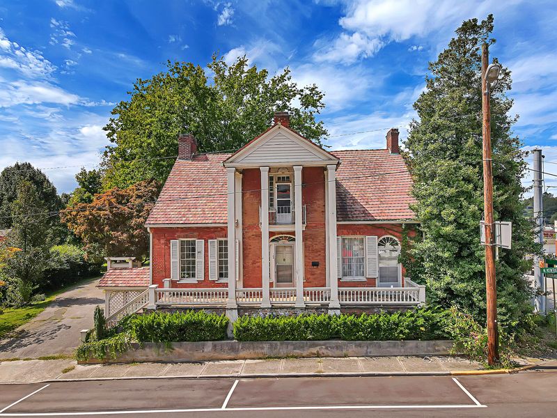149 N Kentucky St, Kingston, TN 37763