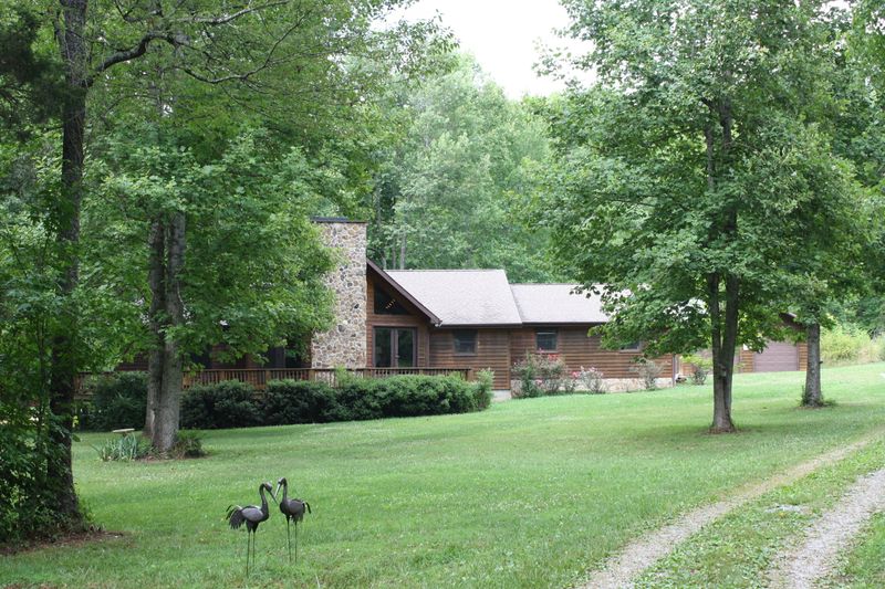 149 Runyon Rd, Sweetwater, TN 37874