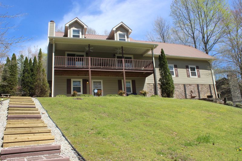 149 Satellite Ln, Jacksboro, TN 37757