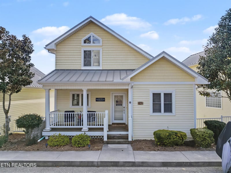 149 W Deer Village Ln, Lafollette, TN 37766