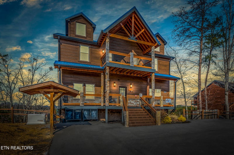 1490 Sleepy Valley Ln, Sevierville, TN 37876