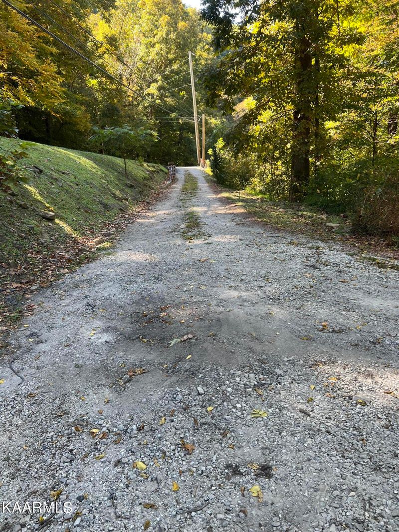 1493 Highway 25w, Lafollette, TN 37766