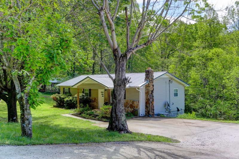 1496 Cherry Bottom Rd, Caryville, TN 37714
