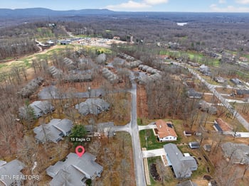 15 Eagle Ct, Crossville, TN 38558