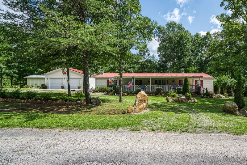 15 Erin Rd, Crossville, TN 38572