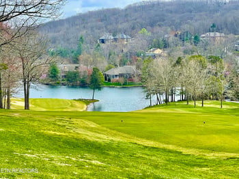 15 Glencove Ct, Crossville, TN 38558