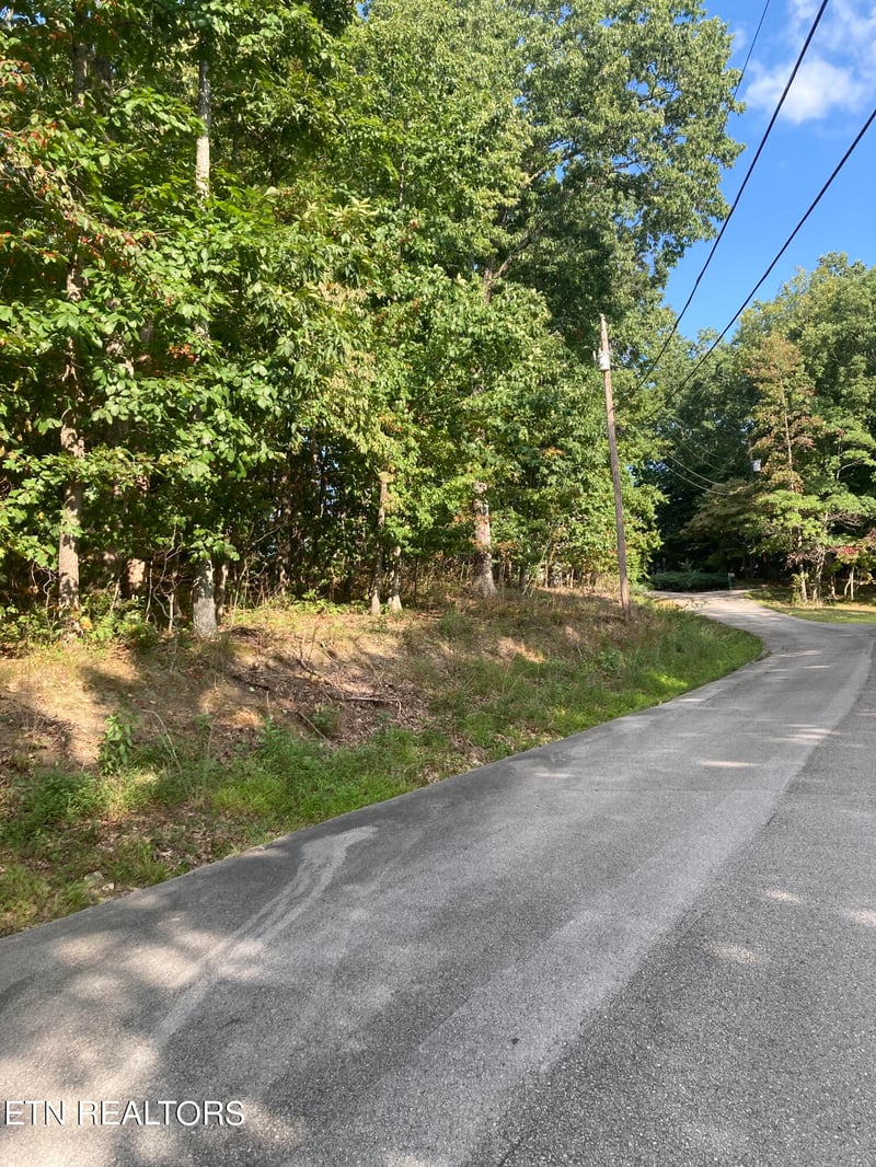 15 Killearn Ct, Crossville, TN 38558