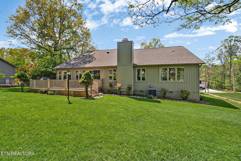 15 Kingsboro Ln, Crossville, TN 38558