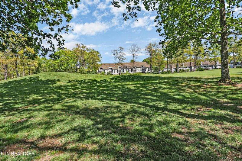 15 Kingsboro Ln, Crossville, TN 38558