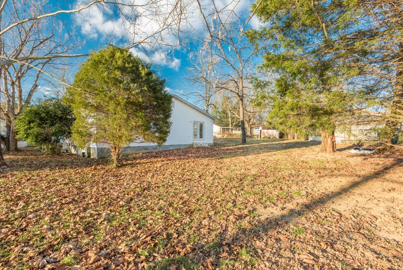 15 Lind Pl, Oak Ridge, TN 37830