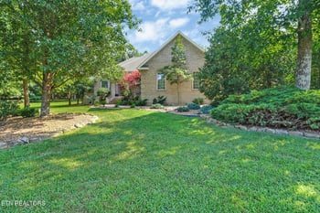 15 Pamala Ln, Crossville, TN 38558