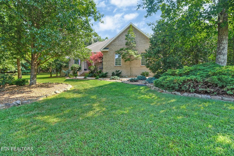 15 Pamala Ln, Crossville, TN 38558