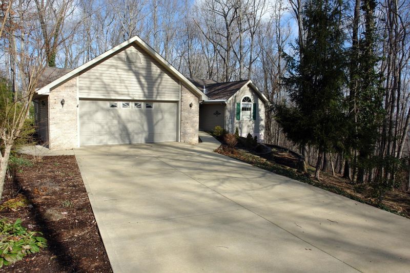 15 Park Ter, Fairfield Glade, TN 38558