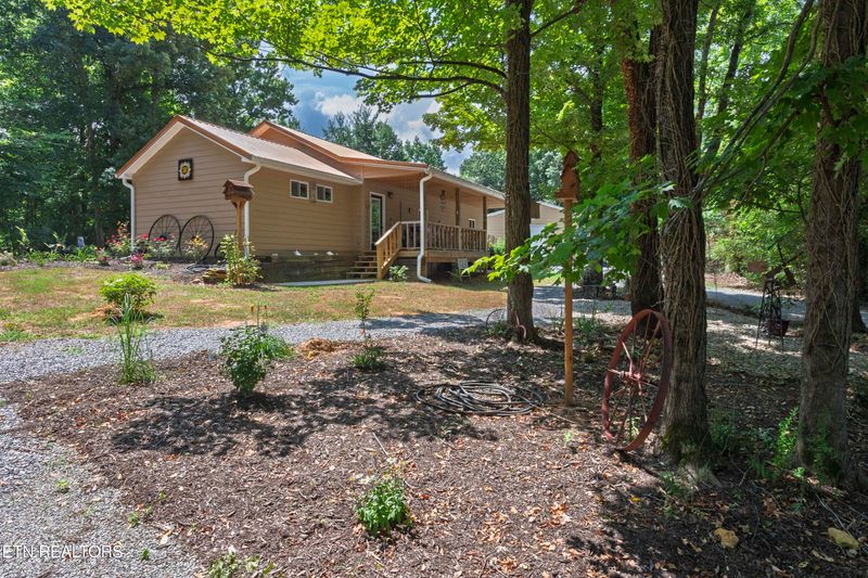 150 4th St, Tellico Plains, TN 37385