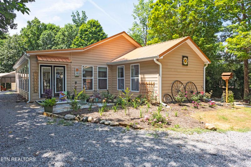 150 4th St, Tellico Plains, TN 37385