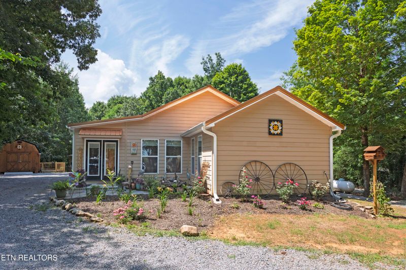 150 4th St, Tellico Plains, TN 37385