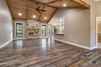 150 Adler Ln, Fairfield Glade, TN 38558
