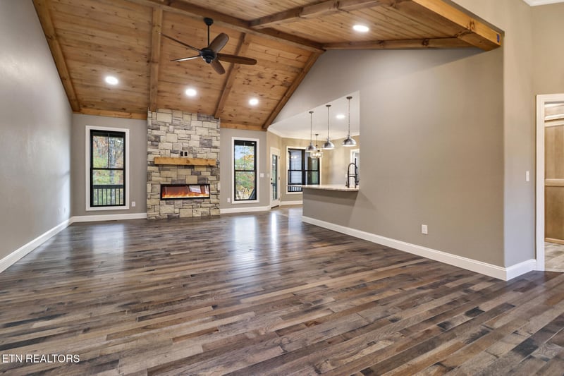 150 Adler Ln, Fairfield Glade, TN 38558