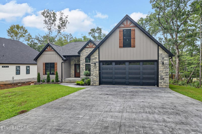 150 Adler Ln, Fairfield Glade, TN 38558