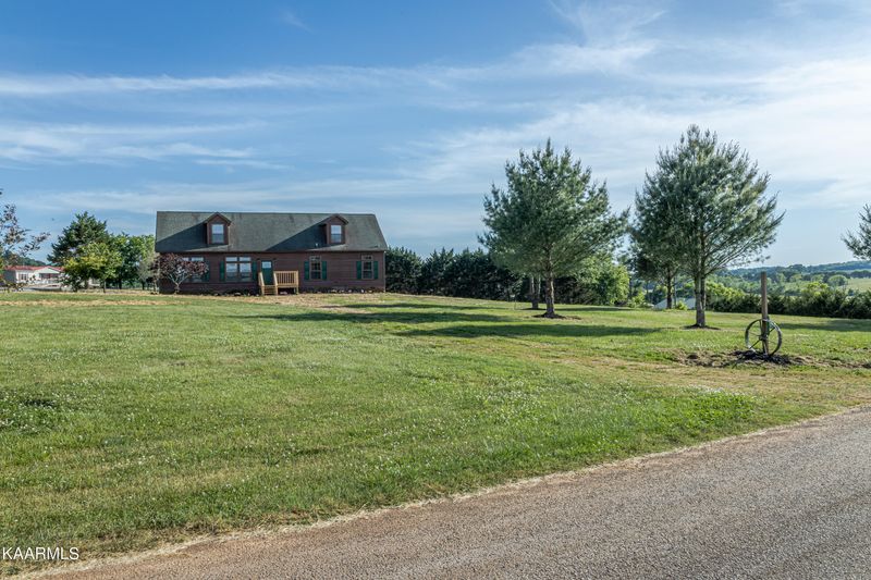 150 Camp Hill Rd, Sweetwater, TN 37874