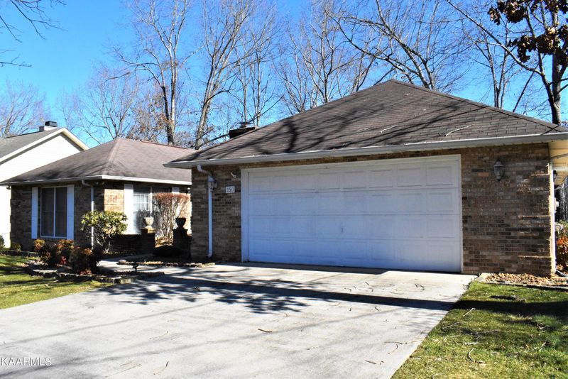 150 Cappshire Rd, Fairfield Glade, TN 38558