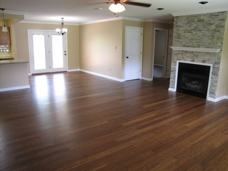 150 Cattlemans Dr, Lenoir City, TN 37772