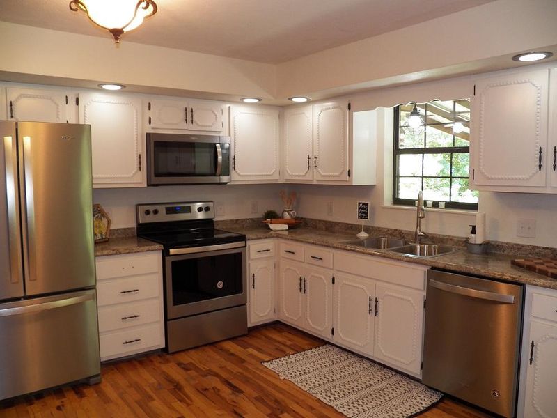 150 Cedar Point Dr, Kingston, TN 37763