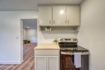 150 Dewey Davis Rd, Walland, TN 37886