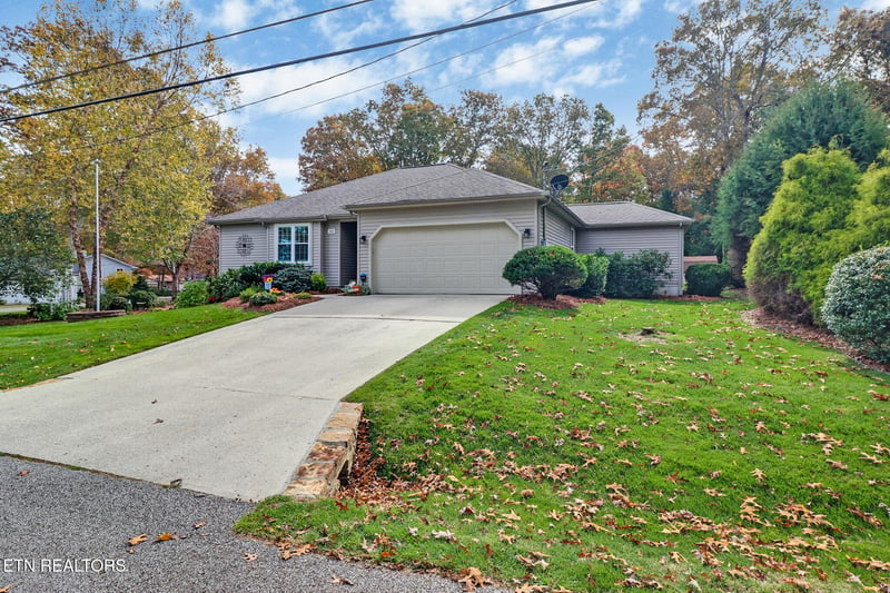 150 Dovenshire Dr, Crossville, TN 38558