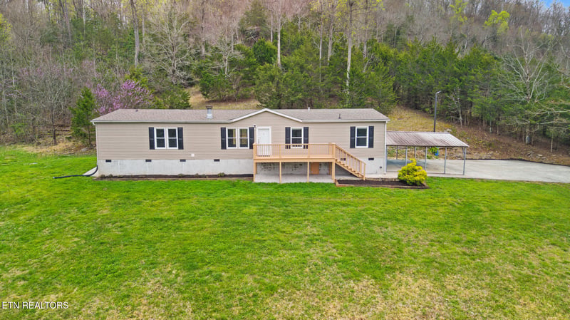150 E Raccoon Valley Dr, Heiskell, TN 37754