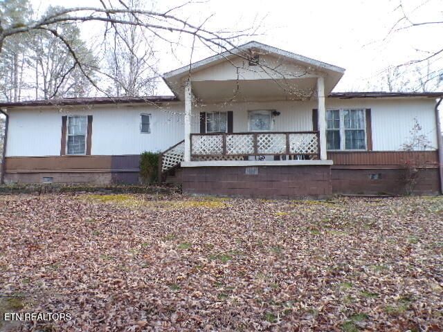 150 Forest Hill Dr, Harriman, TN 37748