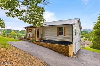 150 Hatmaker Ridge Rd, Jacksboro, TN 37757