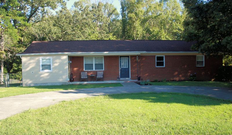 150 Johnson Dr, Lenoir City, TN 37771