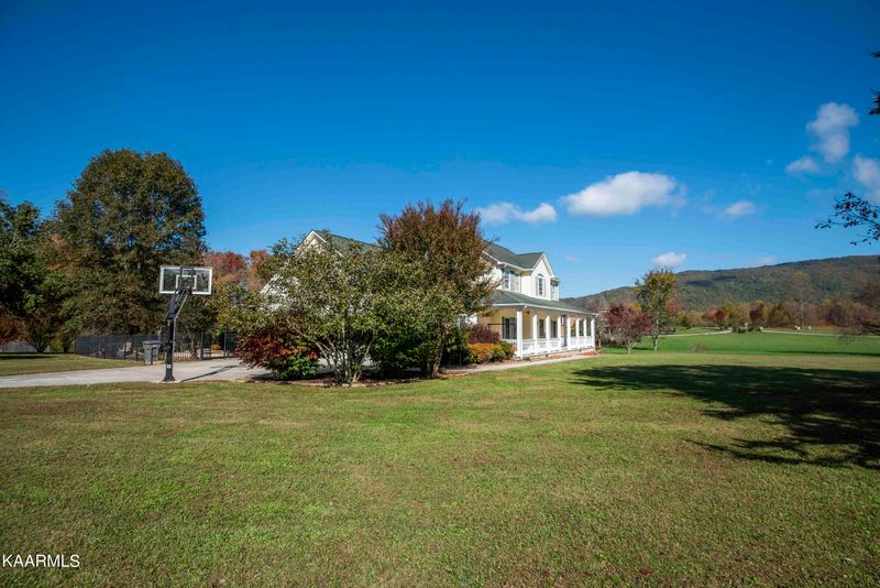 150 Morgan Fields Dr, Wartburg, TN 37887