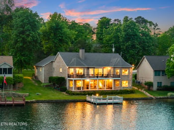 150 Motthaven Dr, Crossville, TN 38558