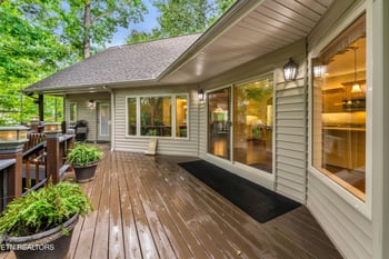 150 Mountain View Dr, Crossville, TN 38558