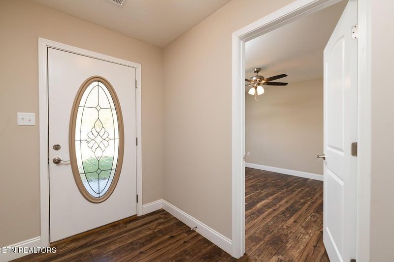 150 Oak Place Cir, Madisonville, TN 37354