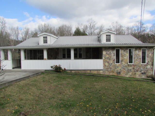 150 Perry Dr, Harriman, TN 37748