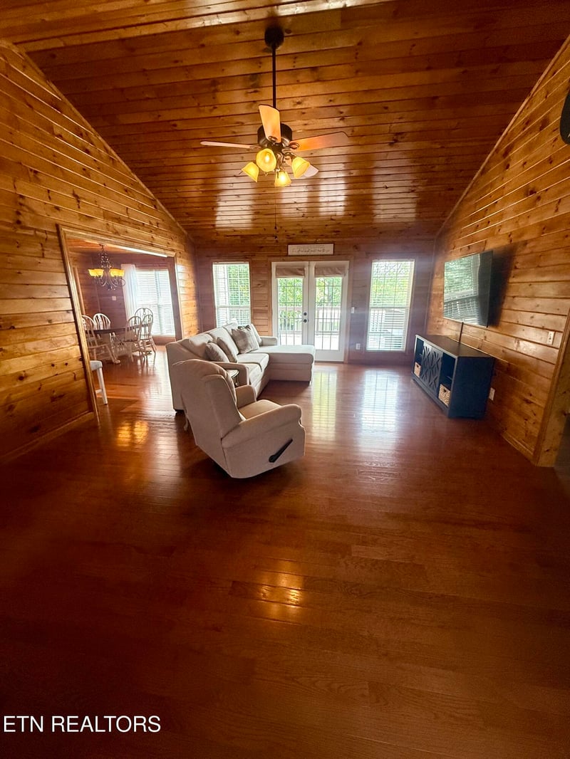 150 Ponderosa Dr, Madisonville, TN 37354
