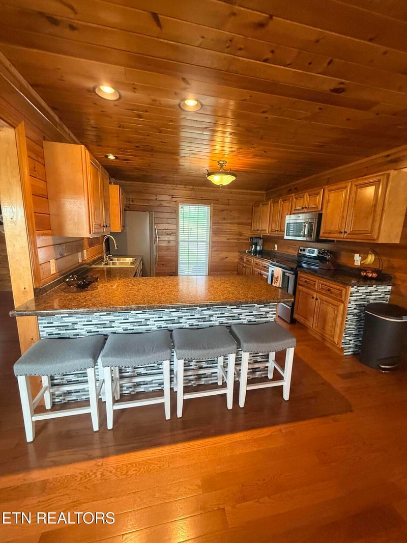 150 Ponderosa Dr, Madisonville, TN 37354