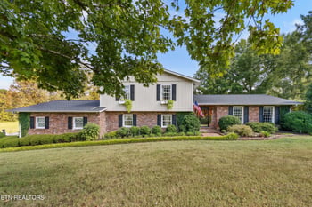 150 Raccoon Valley Rd, Powell, TN 37849