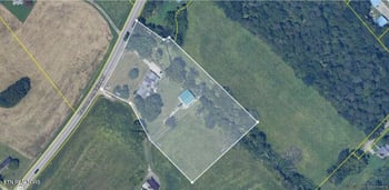 150 Raccoon Valley Rd, Powell, TN 37849