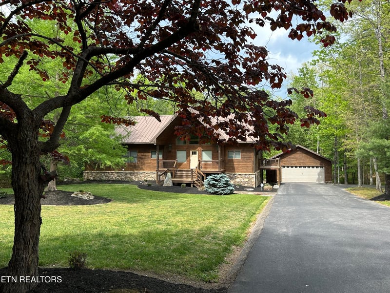 150 Red Oak Dr, Oneida, TN 37841