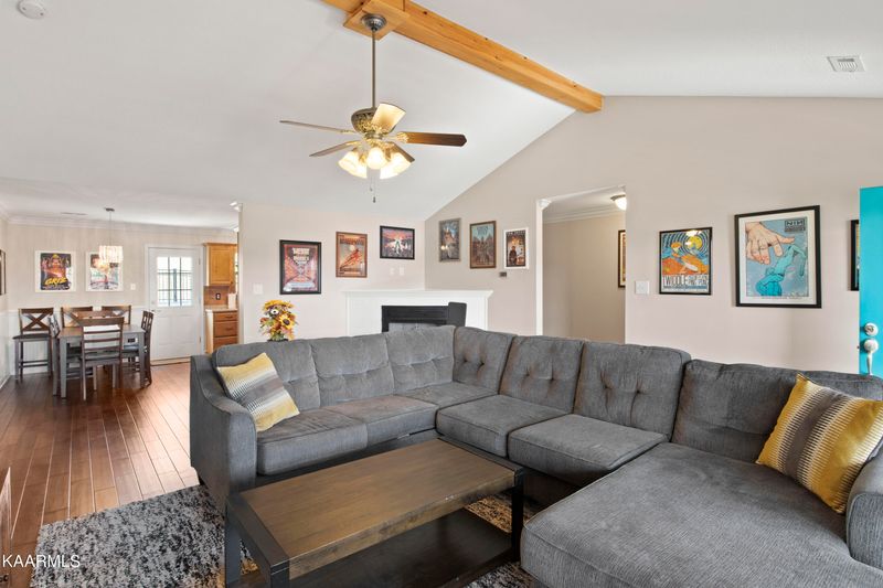 150 S Wingate Way, Lenoir City, TN 37771
